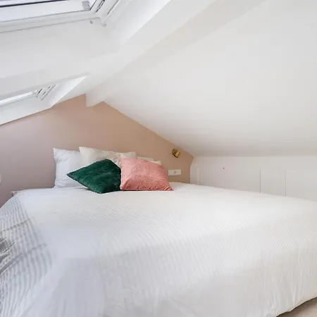 Luxury Fully Equipped - Centrally Located Appartement Huizen