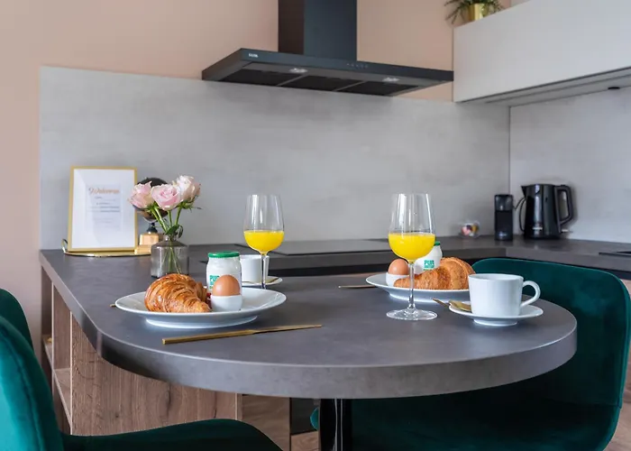 Luxury Fully Equipped - Centrally Located アパート ハイゼン