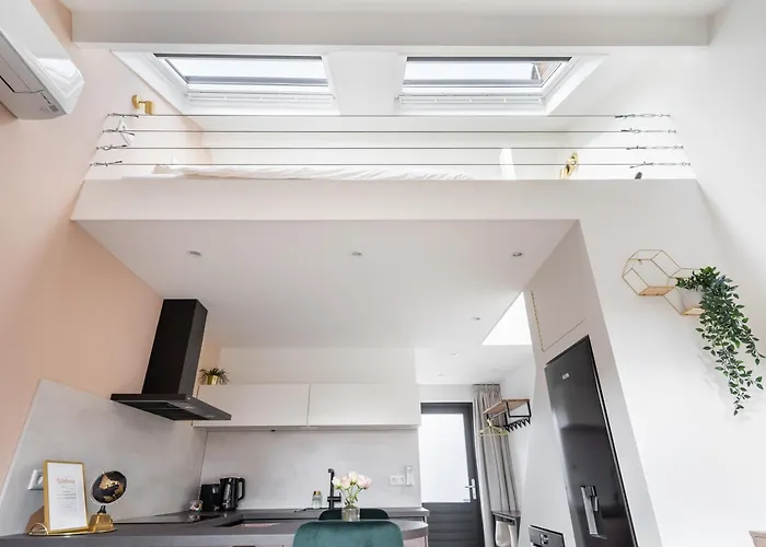 Luxury Fully Equipped - Centrally Located アパート ハイゼン